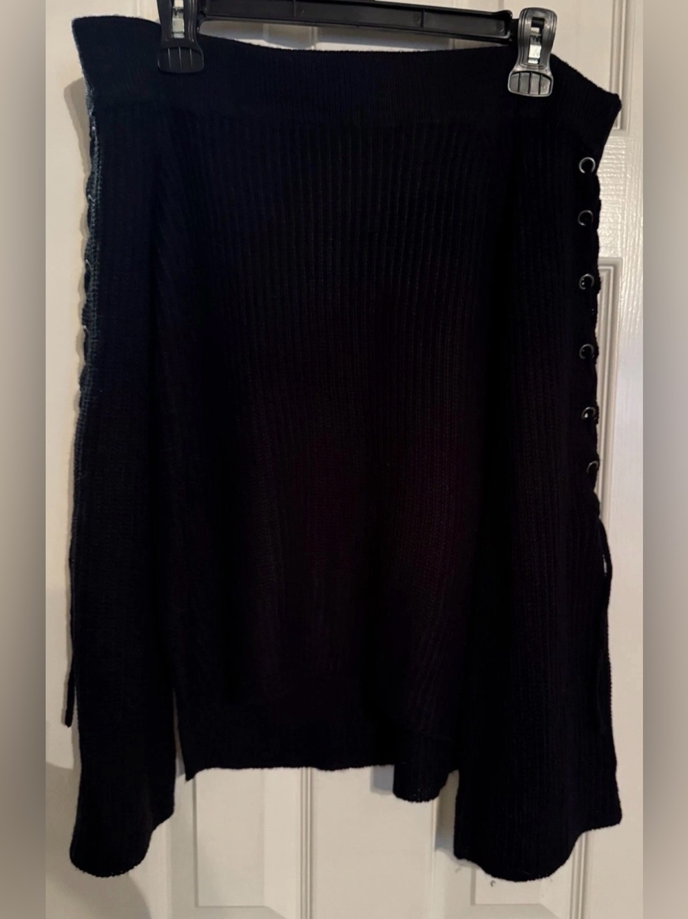 Polly & Esther Women’s Black Tie Sleeve Detail Sweater Size Large L New